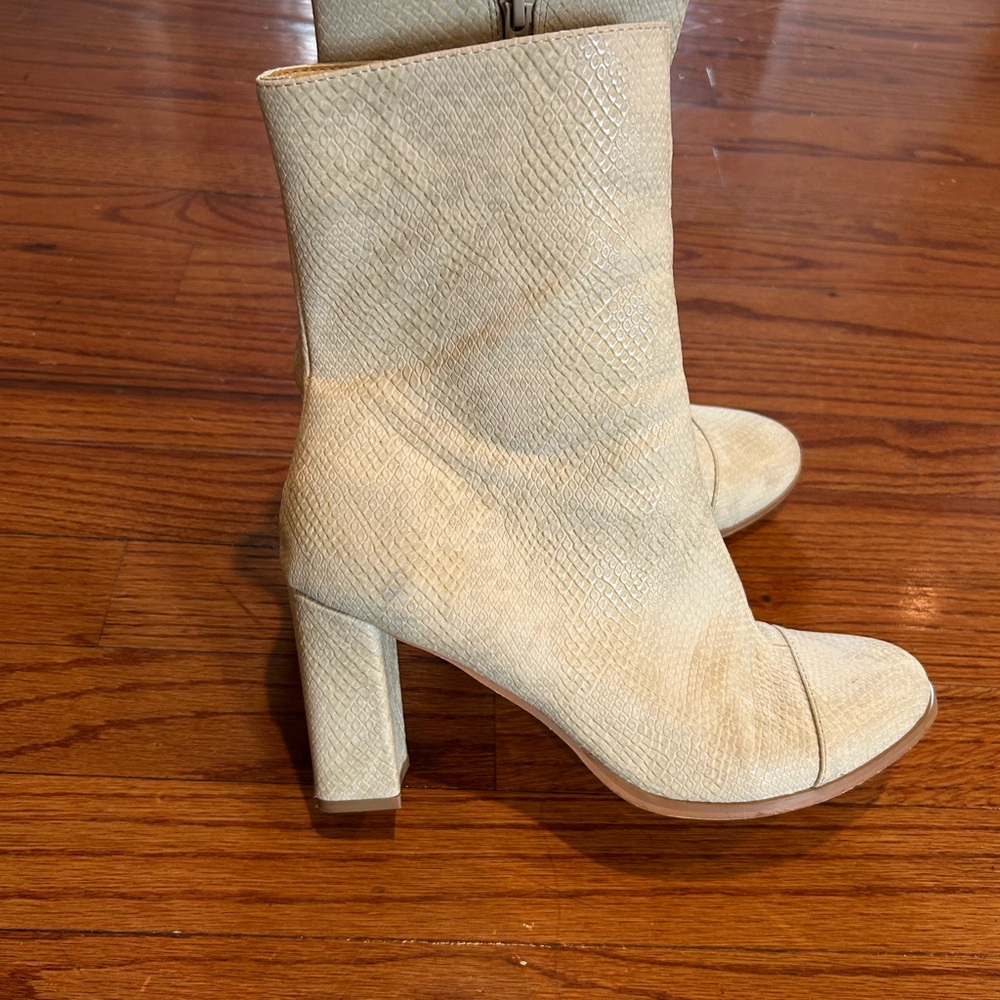 Coconuts by Matisse Textured Cream Ankle Boots